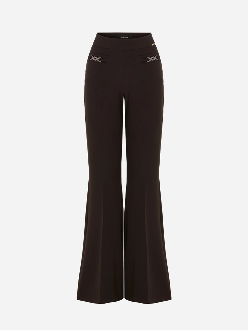 Calça corte de sino com aplicações metálicas