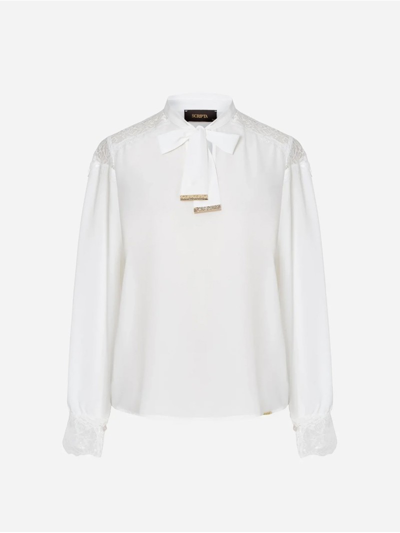 Blusa com detalhes em renda