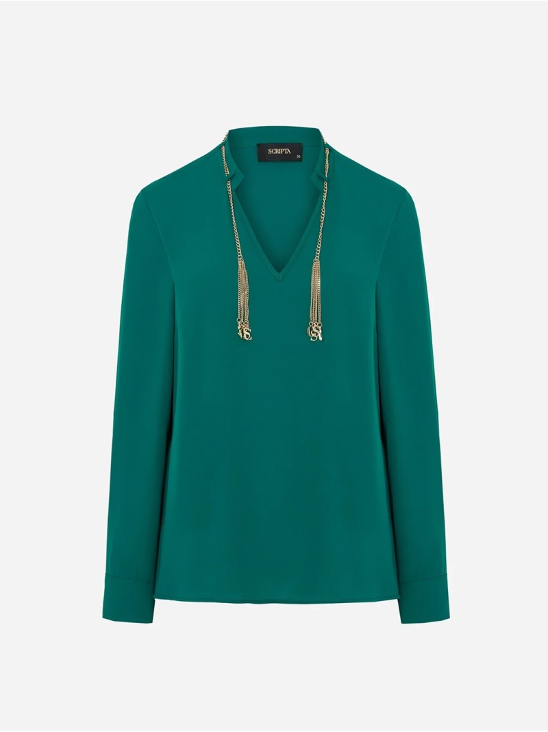 Blusa lisa com detalhe de corrente