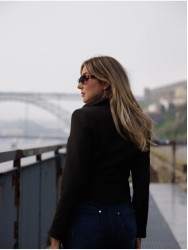 Short blazer with flaps