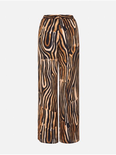 Fluid printed trousers with a straight cut