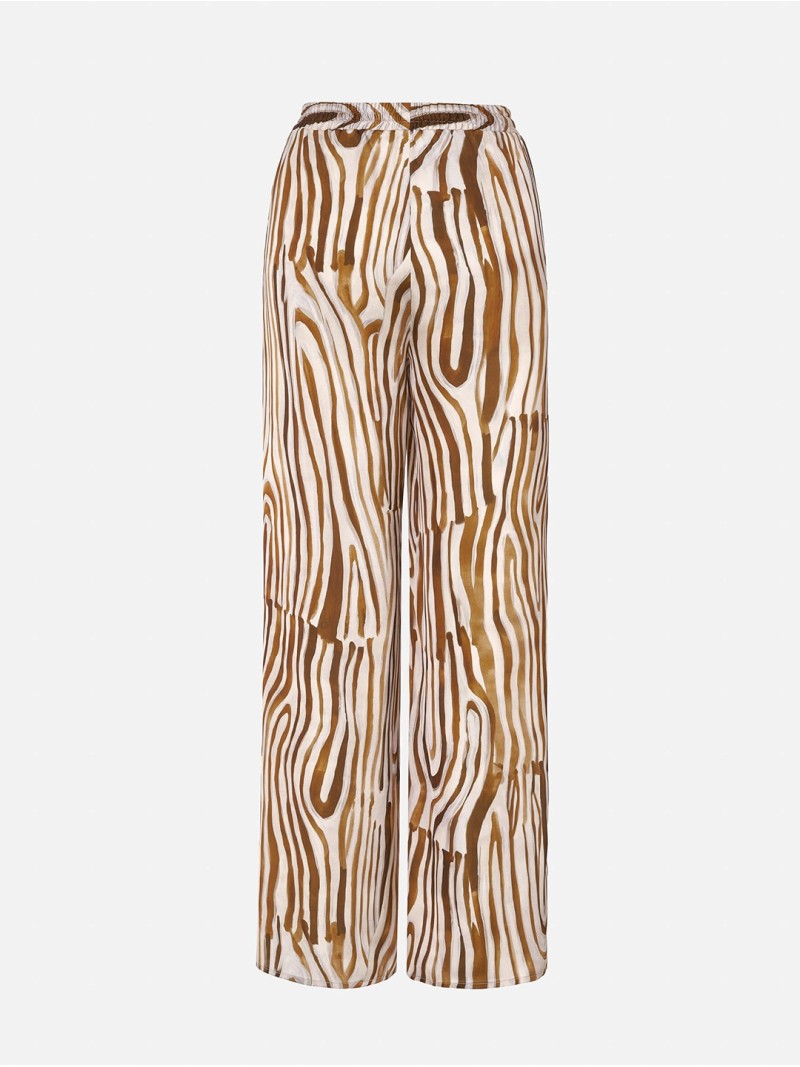 Fluid printed trousers with a straight cut