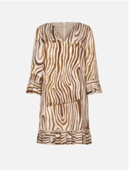 Vestido estampado com enxaixe plissado