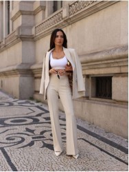 Blazer com detalhe de aplicações metálicas