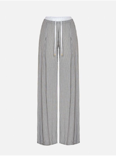 Calça em risca com elástico na cinta