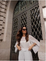 Plain trousers with a wide-leg cut