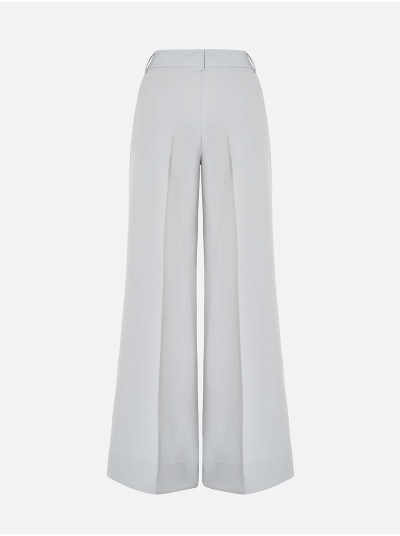 Plain trousers with a wide-leg cut