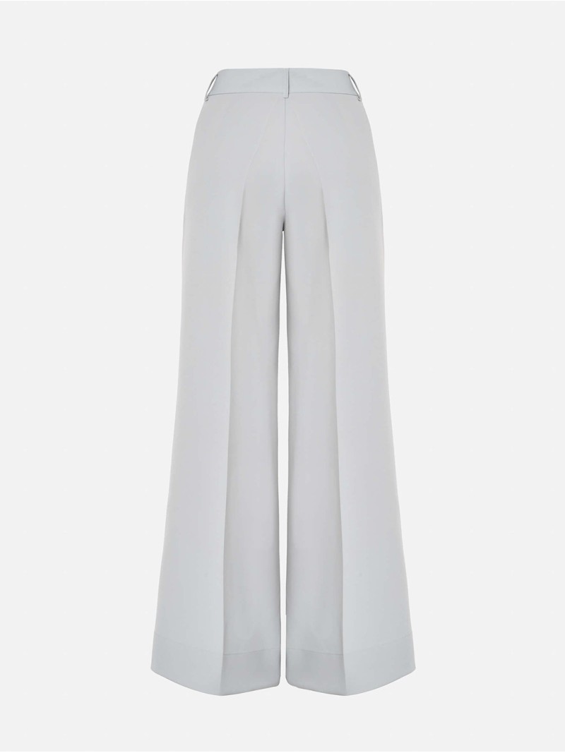 Plain trousers with a wide-leg cut
