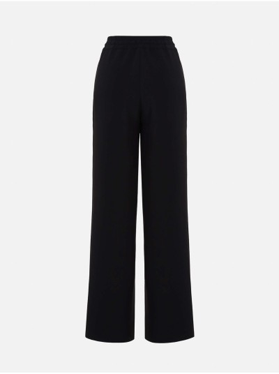 Calça lisa com pregas e elástico na cinta