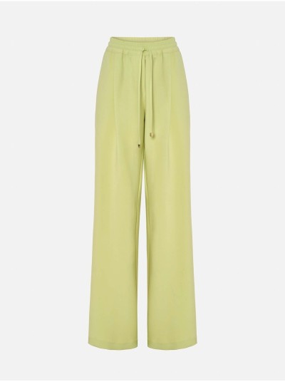 Calça lisa com pregas e elástico na cinta