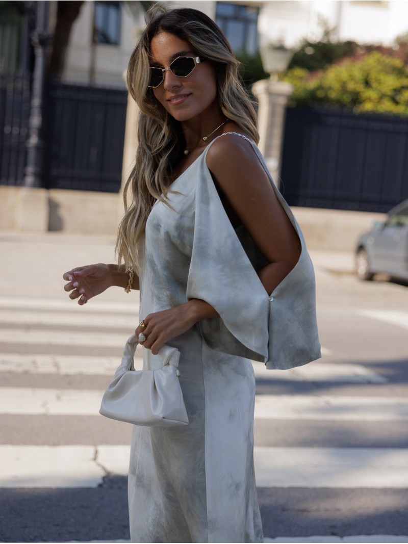 Vestido midi estampado com aberturas nas mangas
