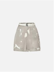 Printed shorts with a personalized belt