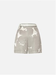Printed shorts with a personalized belt