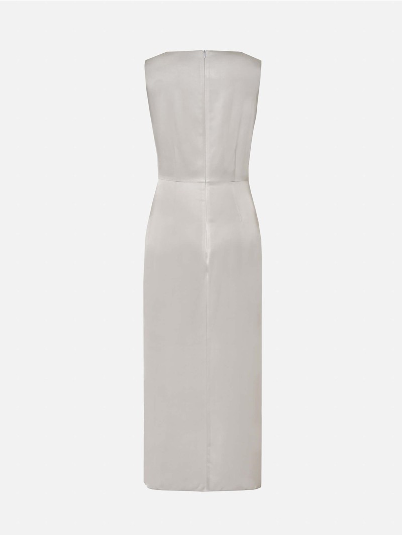 Vestido assimétrico com detalhe na cinta