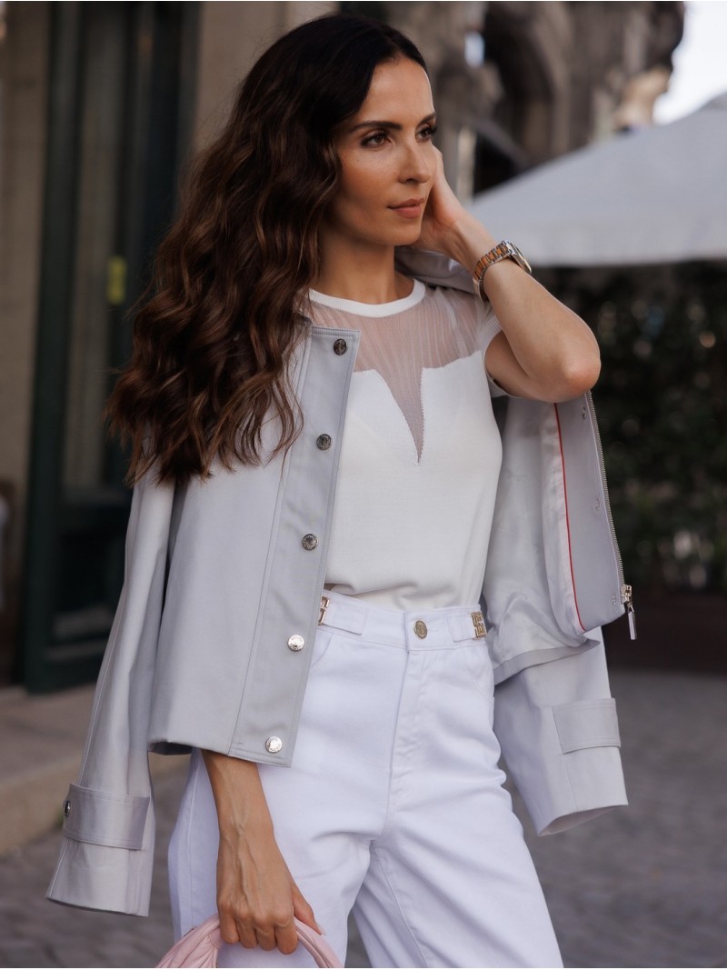 Parka curta com detalhe de molas metálicas