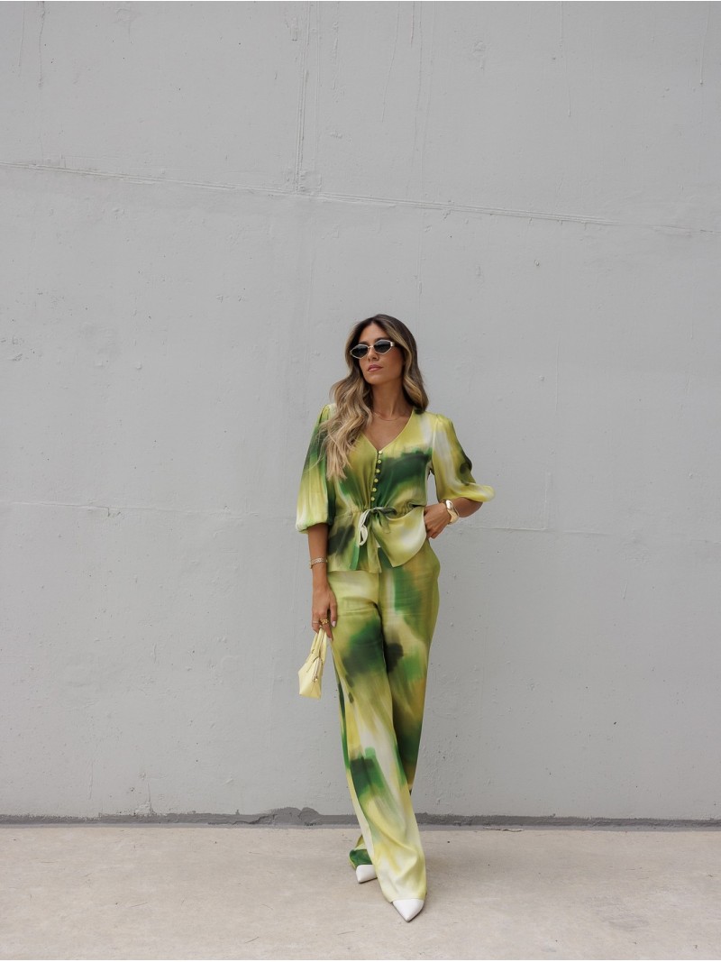 Long printed trousers with a straight fit