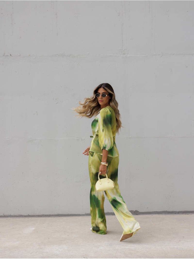 Long printed trousers with a straight fit
