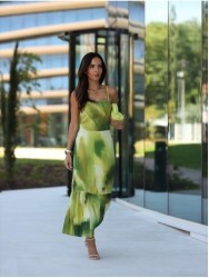 Vestido com detalhe de renda