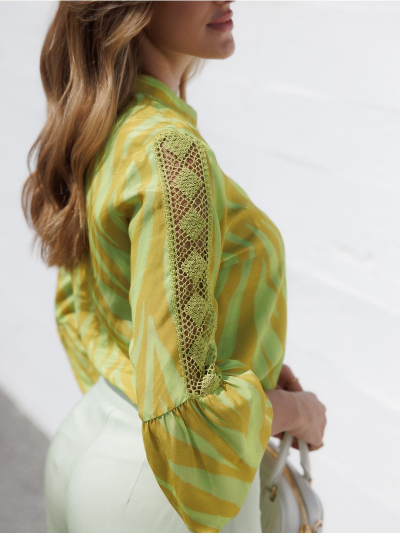 Printed blouse with lace detail