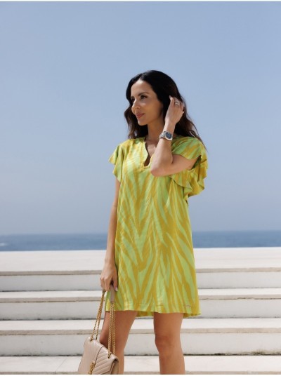 Vestido estampado curto com folhos nos ombros