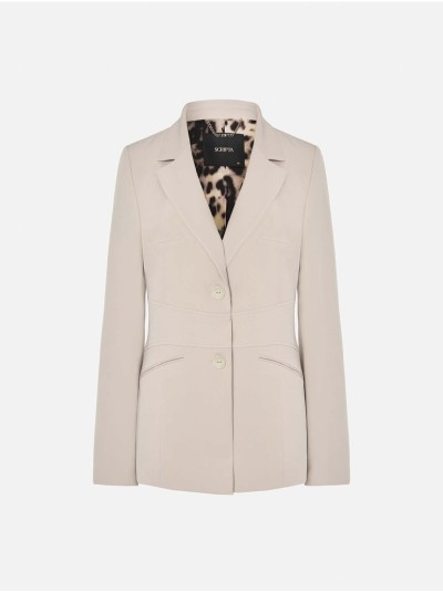 Blazer em tecido liso de corte ajustado
