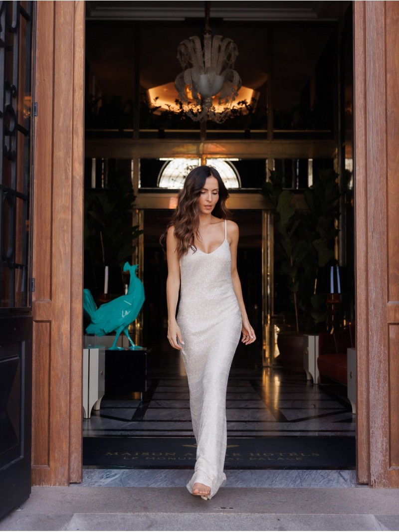 Vestido comprido de costas abertas