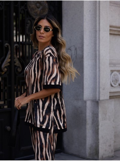 Printed sweater with contrasting inserts