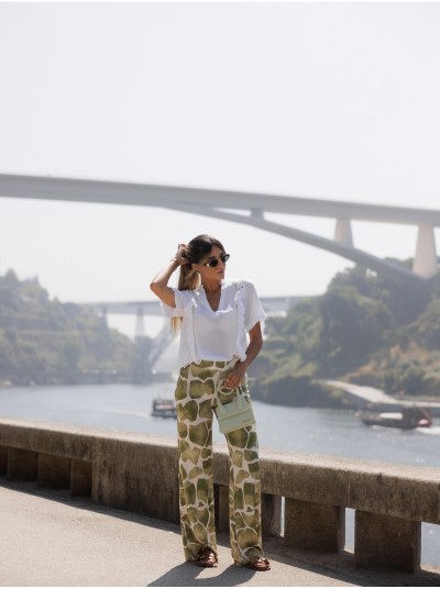 Calça comprida estampada de fitting reto