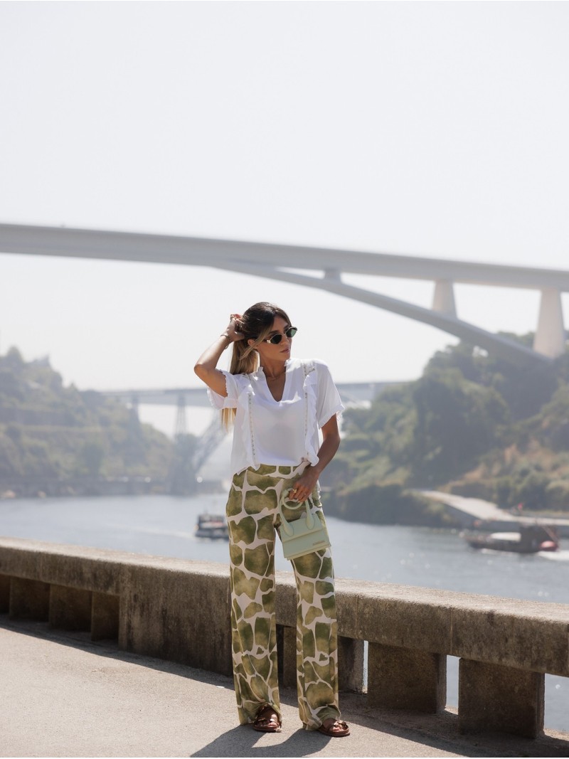Calça comprida estampada de fitting reto