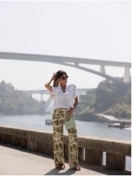 Calça comprida estampada de fitting reto
