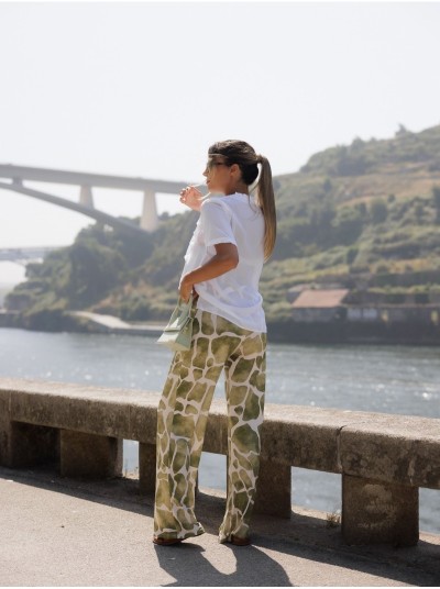 Calça comprida estampada de fitting reto