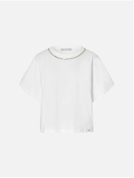 T-shirt com detalhe de corrente personalizada