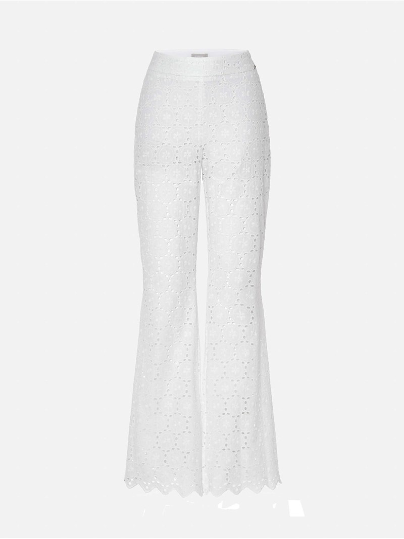 Calça em tecido de renda com corte boca de sino