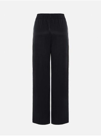 Calça comprida com detalhe de missangas