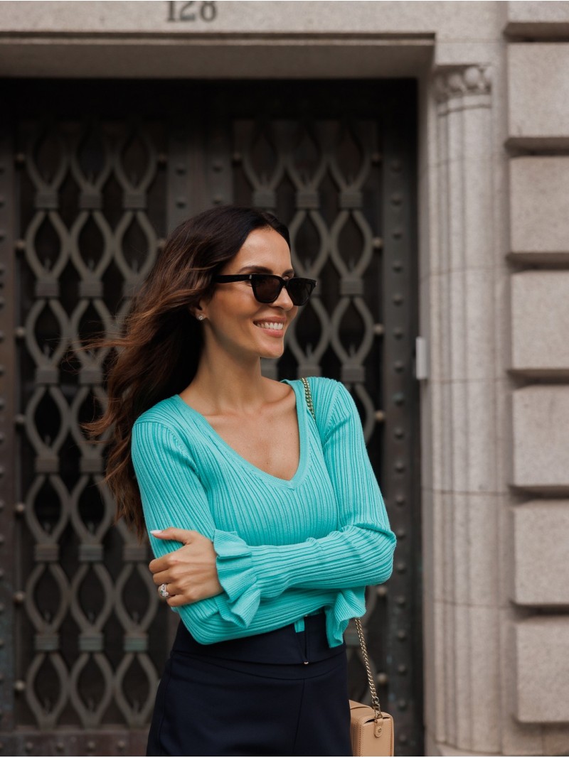 Camisola em malha canelada com detalhe de folhos