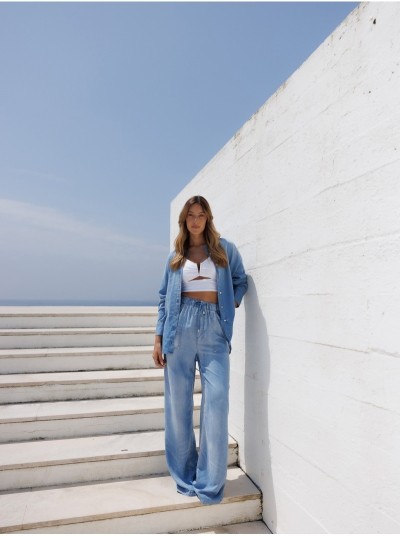 Jeans with a tension effect