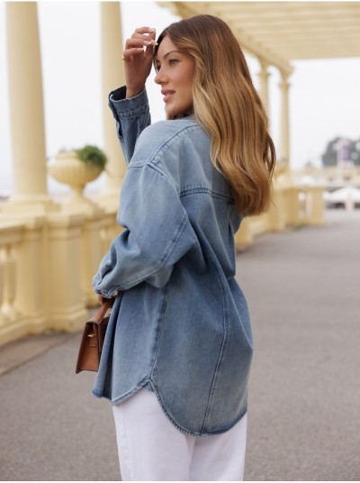 Casaco de ganga azul com fitting oversized