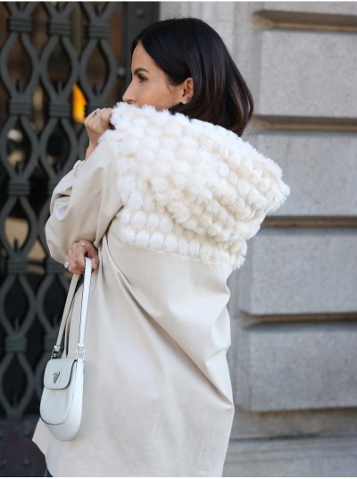 Parka com efeito de pêlo e capuz