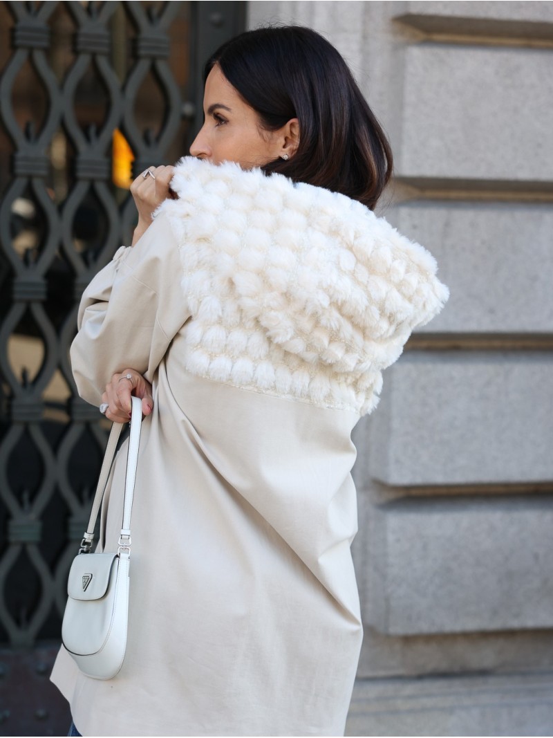 Parka com efeito de pêlo e capuz