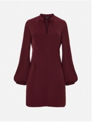 Vestido curto com detalhe de mangas abalonadas