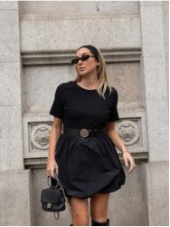 Vestido liso curto com pormenor de cinto