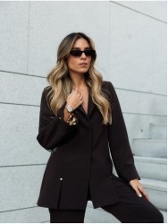 Blazer com detalhe de aberturas laterais
