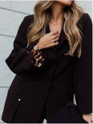 Blazer com detalhe de aberturas laterais