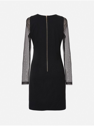 Vestido riscado com detalhe de transparência