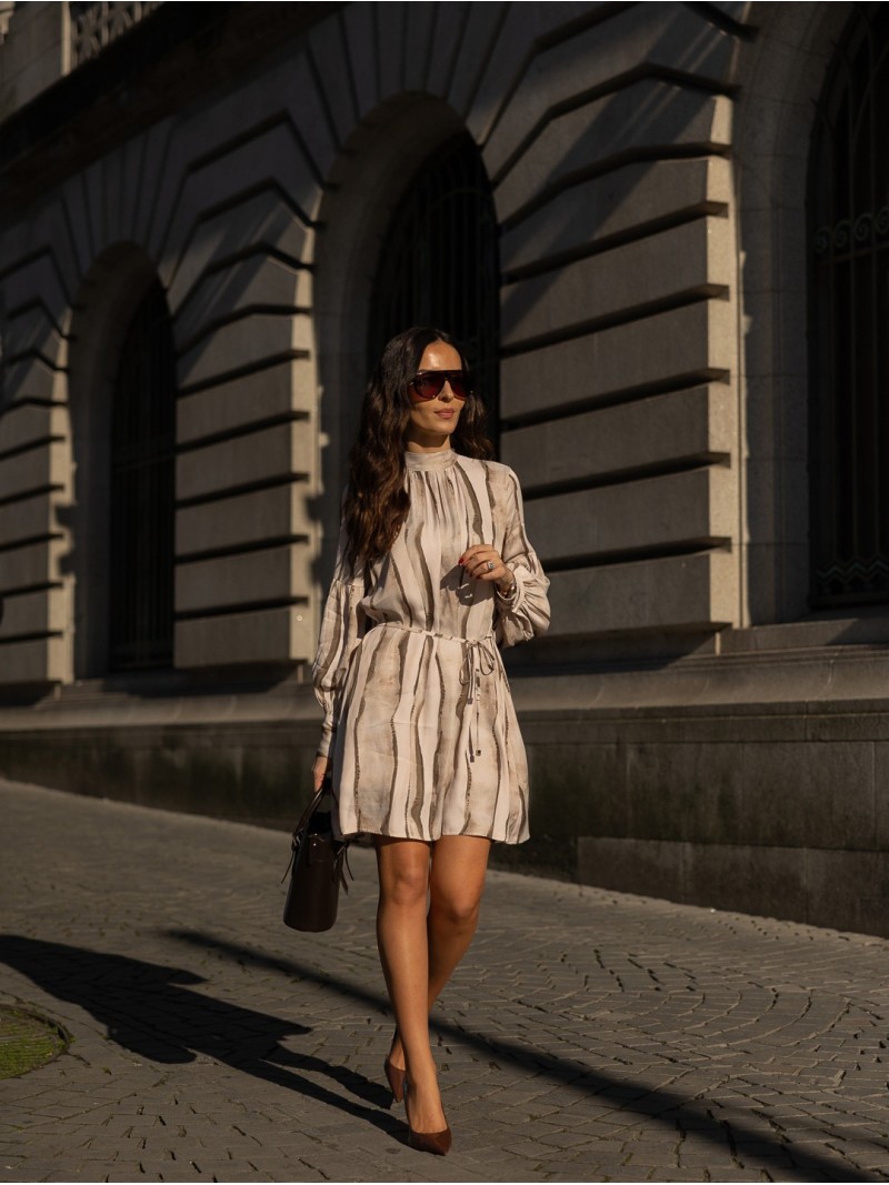 Vestido estampado com efeito de laço no decote