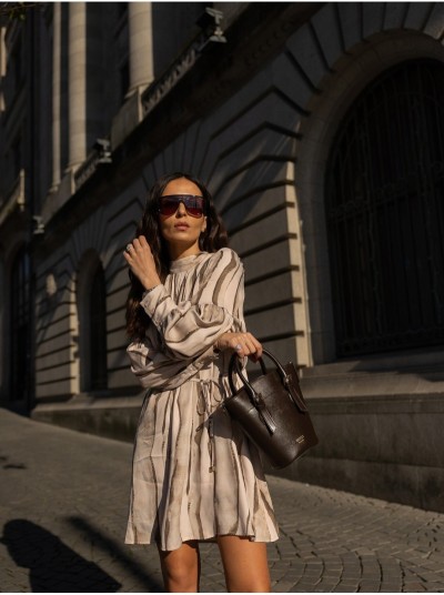 Vestido estampado com efeito de laço no decote