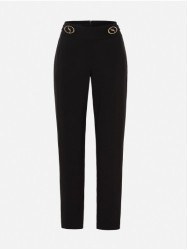 Calça de cintura subida e detalhe metálico