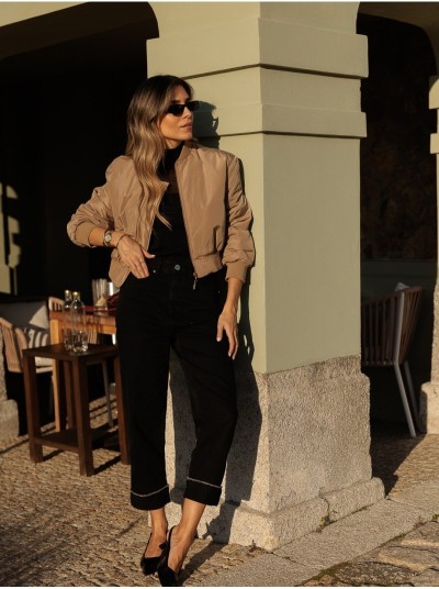 Calça de ganga preta com detalhes brilhantes