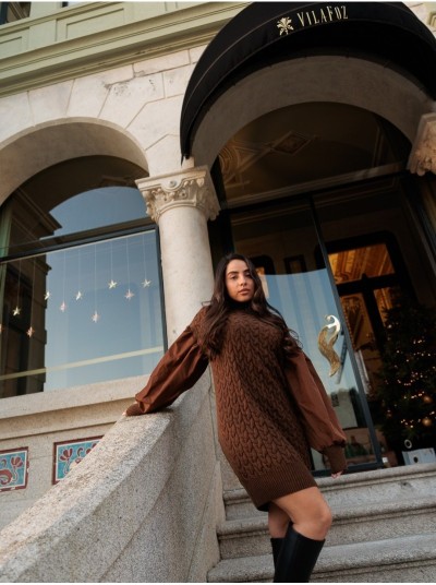 Vestido com efeito entrelaçado