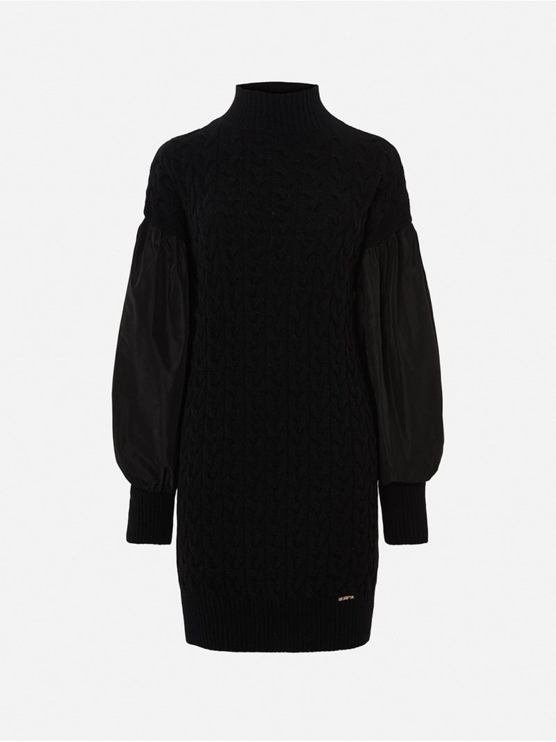 Vestido com efeito entrelaçado